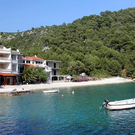 Apartment Seaside Secluded Apartments Cove Smokvina, Hvar - 9501 *