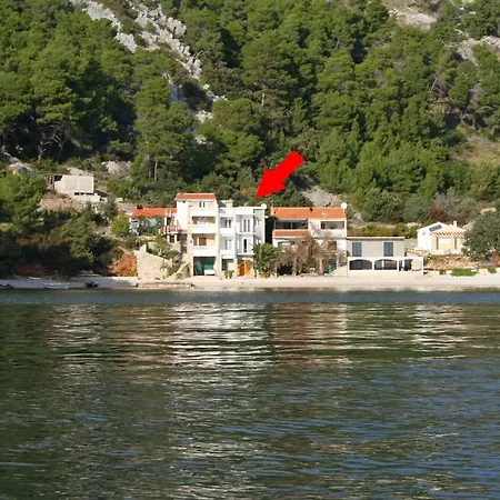 Apartment Seaside Secluded Apartments Cove Smokvina, Hvar - 9501 Bogomolje