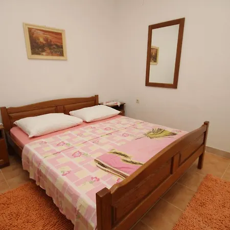 Apartment Seaside Secluded Apartments Cove Smokvina, Hvar - 9501