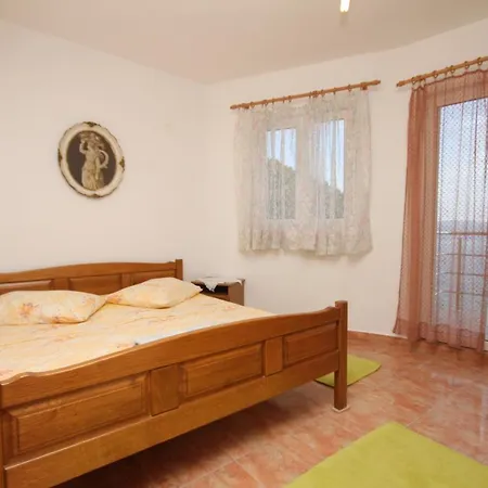 Seaside Secluded Apartments Cove Smokvina, Hvar - 9501 Apartment Bogomolje