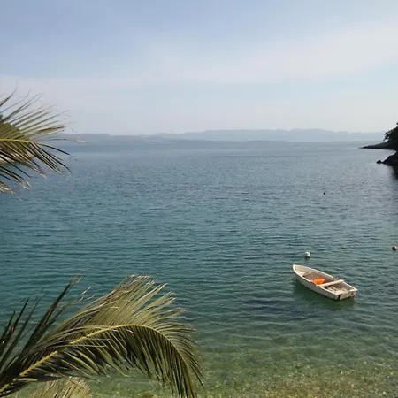 Apartment Seaside Secluded Apartments Cove Smokvina, Hvar - 9501 *