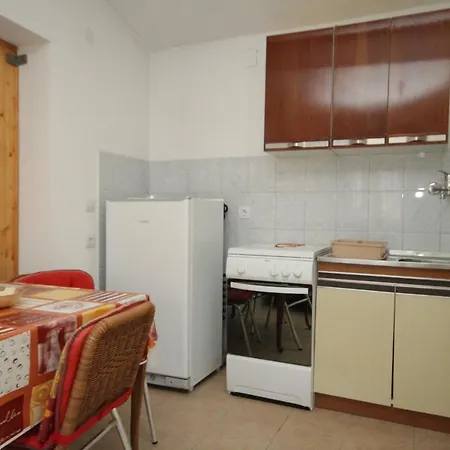 Apartment Seaside Secluded Apartments Cove Smokvina, Hvar - 9501 Bogomolje