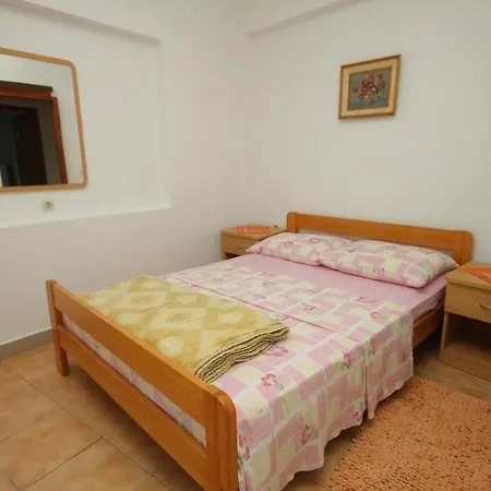 Seaside Secluded Apartments Cove Smokvina, Hvar - 9501 Apartment Bogomolje